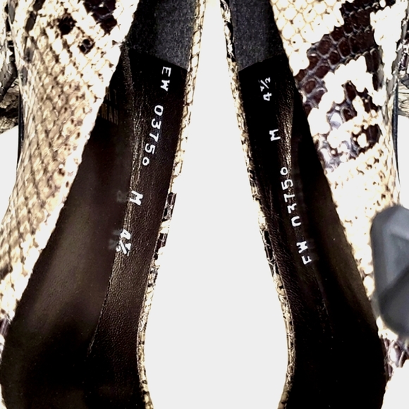 Stuart Weitzman Embossed Leather Peep Toe Heels | Size 4.5 M - Picture 5 of 7